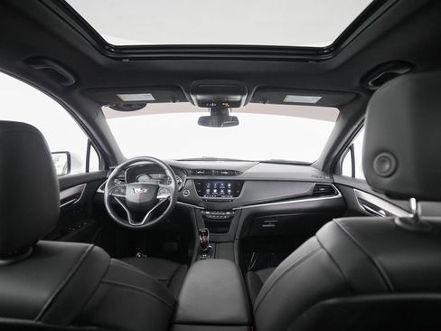 Used 2025 Cadillac XT6 Luxury FWD image 15