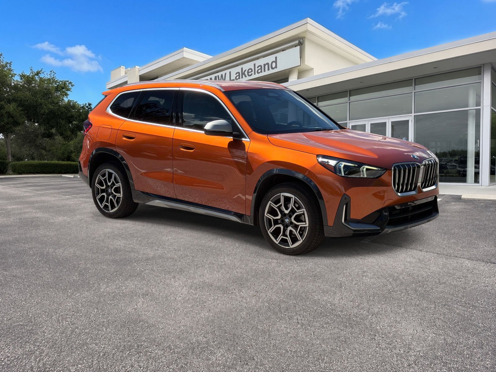 Used 2023 BMW X1 xDrive28i w/ Convenience Package AWD/4WD image 1