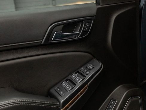 Used 2019 Chevrolet Suburban LT image 32
