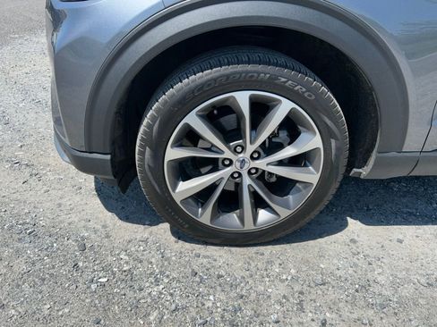 Used 2025 Ford Explorer Platinum w/ Ultimate Package AWD/4WD image 3