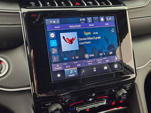 New 2025 Jeep Grand Cherokee L Laredo RWD image 20