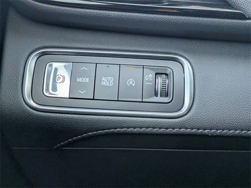 Certified 2025 Buick Enclave Preferred image 29