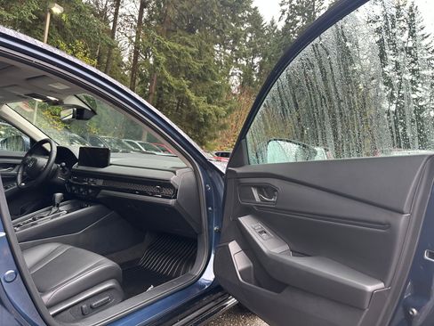 Used 2024 Honda Accord EX-L image 11