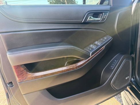 Used 2018 Chevrolet Suburban LT AWD/4WD image 24