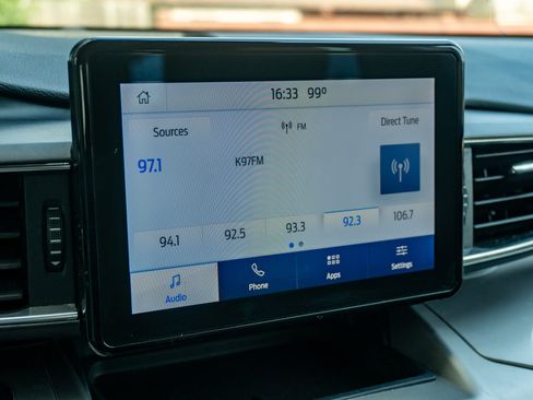 Used 2020 Ford Explorer XLT w/ Equipment Group 202A RWD image 23
