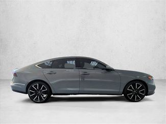 Used 2025 Honda Accord Touring video 4