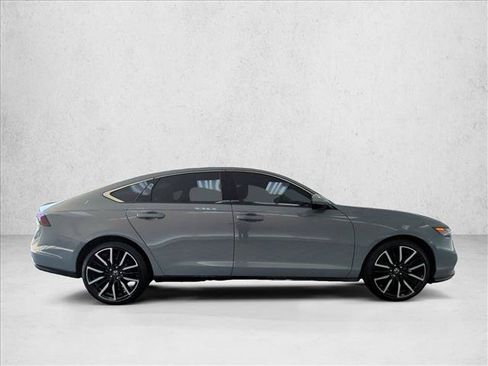 Used 2025 Honda Accord Touring image 4