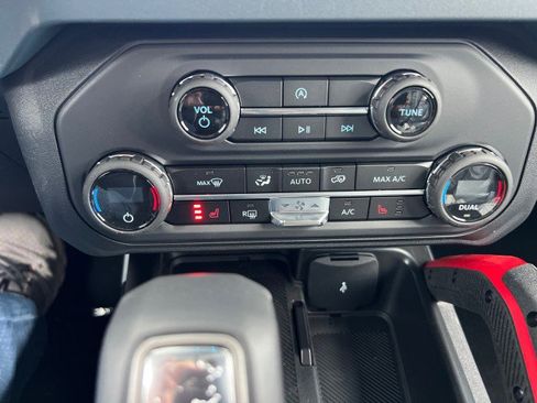 New 2025 Ford Bronco Heritage Edition image 21