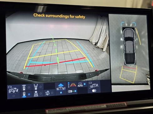 Used 2024 Toyota Tacoma TRD Off-Road image 7