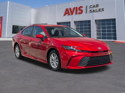 Used 2025 Toyota Camry LE FWD image 9