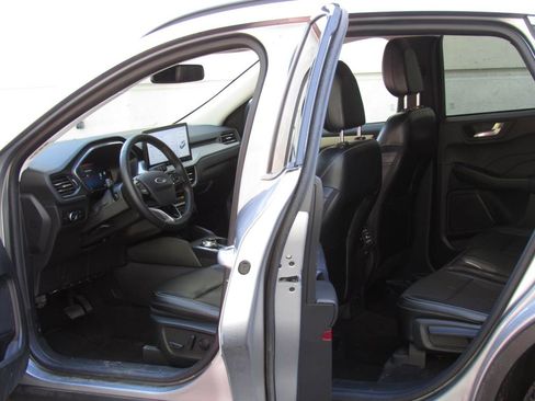 Used 2024 Ford Escape Platinum AWD/4WD image 14