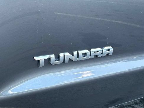 Used 2018 Toyota Tundra SR5 w/ TRD Off Road Package AWD/4WD image 20
