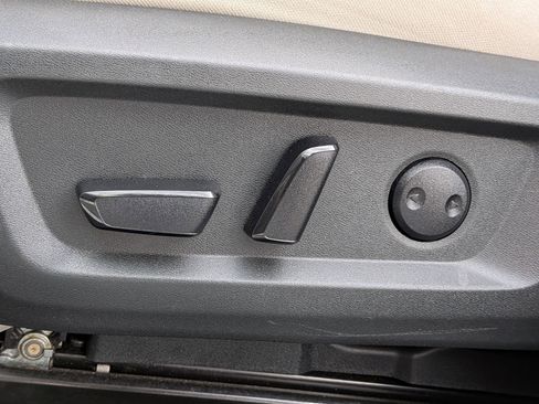 Used 2025 Nissan Rogue SV image 24