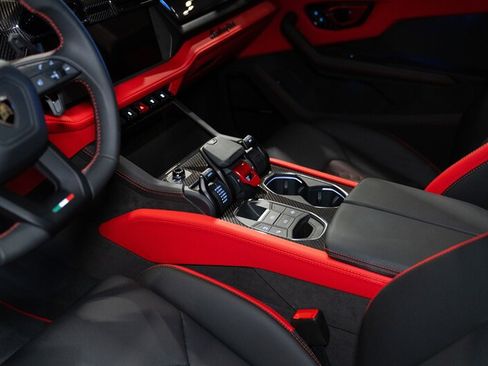 Used 2026 Lamborghini Urus Performante AWD/4WD image 12