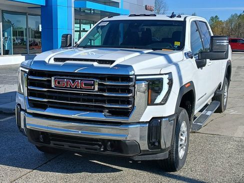 Used 2026 GMC Sierra 2500 SLE w/ SLE Value Package; image 2