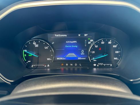 Used 2021 Ford Escape SE w/ SE Sport Appearance Package image 25