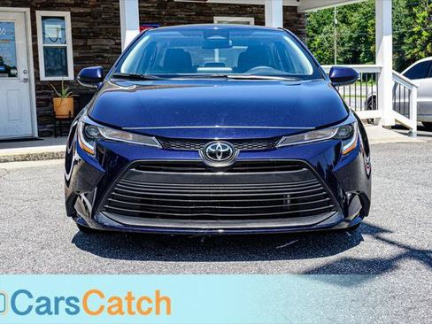 Used 2025 Toyota Corolla LE FWD image 8