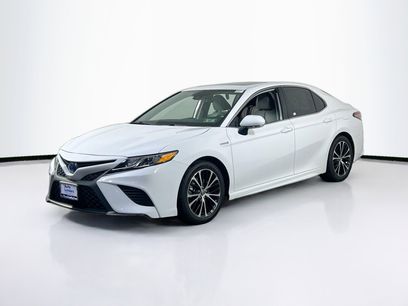 Used 2019 Toyota Camry SE w/ Sunroof Package
