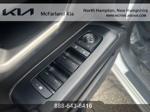 Used 2025 Toyota Tacoma TRD Sport w/ TRD Sport Upgrade Package AWD/4WD image 12