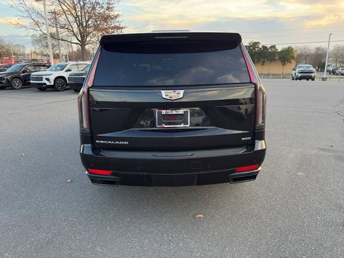 Used 2022 Cadillac Escalade Sport Platinum image 6