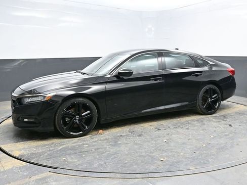 Used 2018 Honda Accord Sport image 3