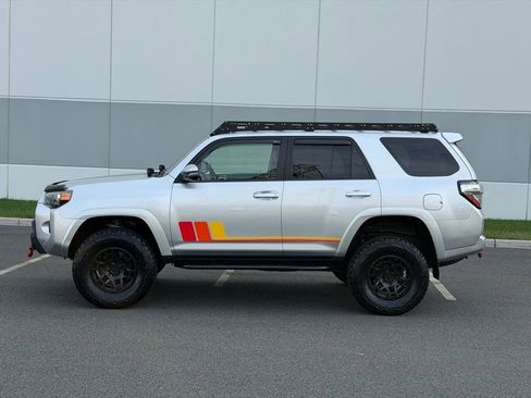 Used 2015 Toyota 4Runner SR5 Premium image 10