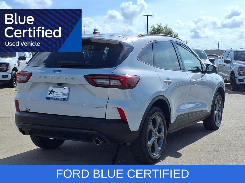 Certified 2025 Ford Escape ST-Line Select AWD/4WD image 2