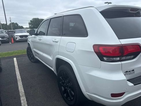 Used 2021 Jeep Grand Cherokee Laredo X AWD/4WD image 5