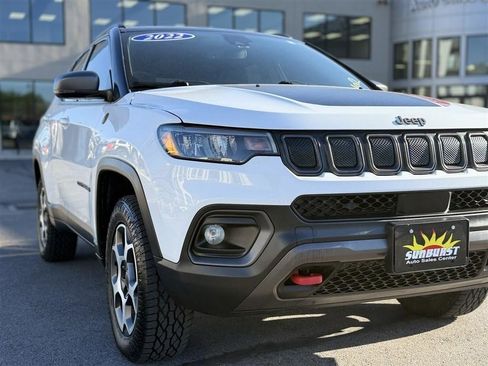 Used 2022 Jeep Compass Trailhawk w/ Trailhawk Convenience Group AWD/4WD image 12