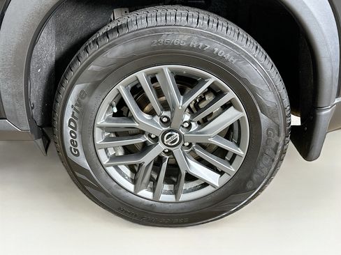 Used 2021 Nissan Rogue S FWD image 11