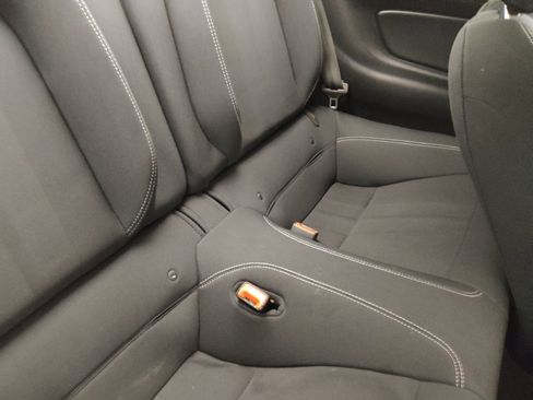 Used 2018 Ford Mustang Coupe image 19