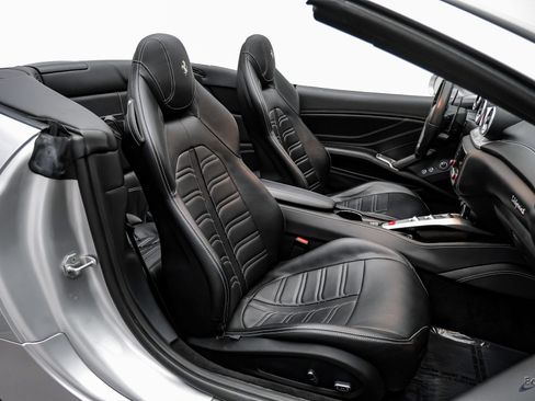 Used 2016 Ferrari California T image 53