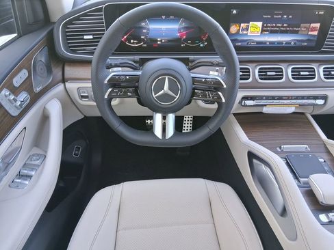 New 2026 Mercedes-Benz GLS 450 4MATIC image 12