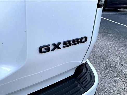 Used 2025 Lexus GX 550 w/ Accessory Package (2T) AWD/4WD image 43