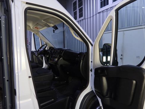 Used 2018 RAM ProMaster 2500 FWD image 12