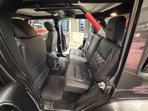Used 2016 Jeep Wrangler Unlimited Rubicon w/ Connectivity Group AWD/4WD image 55