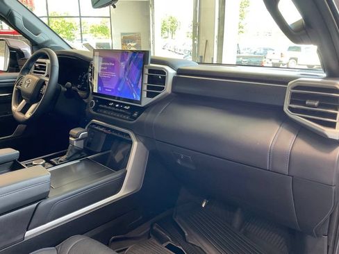 Used 2025 Toyota Tundra Platinum AWD/4WD image 18