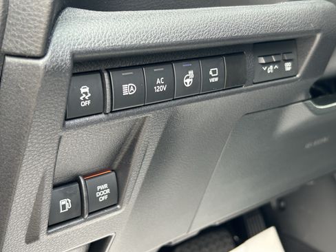 Certified 2025 Toyota Sienna Platinum AWD/4WD image 16