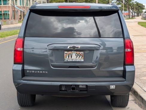 Used 2019 Chevrolet Suburban LS image 4