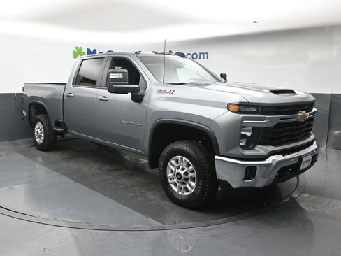 New 2026 Chevrolet Silverado 2500 LT w/ All Star Edition AWD/4WD image 2