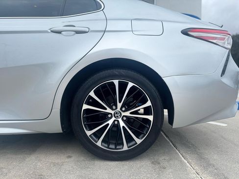 Used 2018 Toyota Camry SE FWD image 20