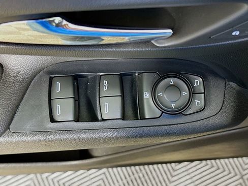 Used 2019 Chevrolet Equinox LT FWD image 22