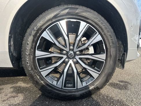 Certified 2025 Volvo XC60 B5 Plus image 11