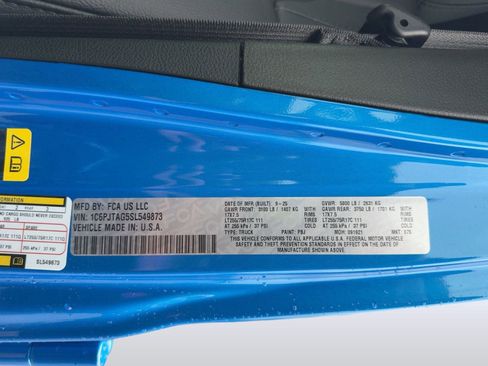 New 2025 Jeep Gladiator Sport image 19