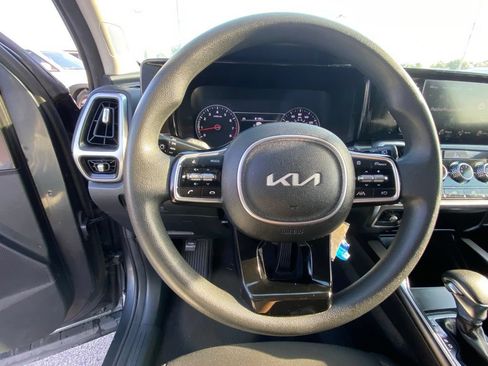Certified 2023 Kia Sorento LX FWD image 12