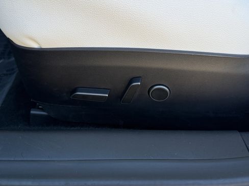 Used 2022 Tesla Model 3 Standard Range image 11