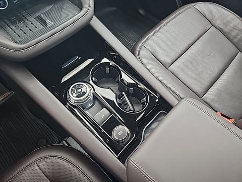 Used 2025 Ford Explorer Platinum w/ LUX Leather Package image 21