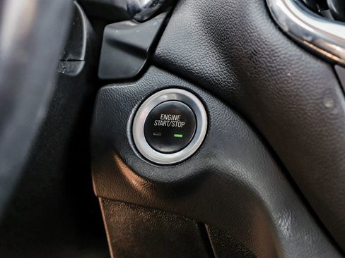 Used 2018 Chevrolet Equinox LT image 27