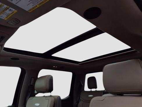 Used 2025 Ford F450 Platinum w/ Platinum Plus Package image 34