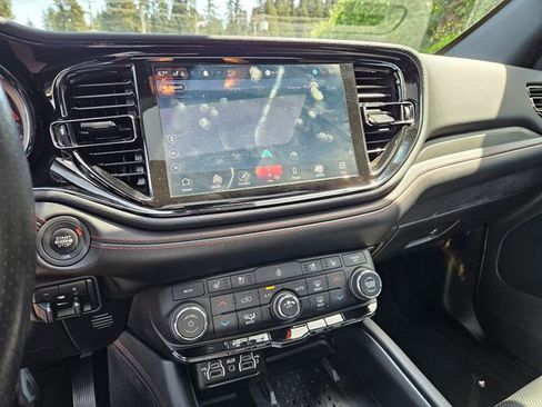 Used 2025 Dodge Durango R/T AWD/4WD image 10